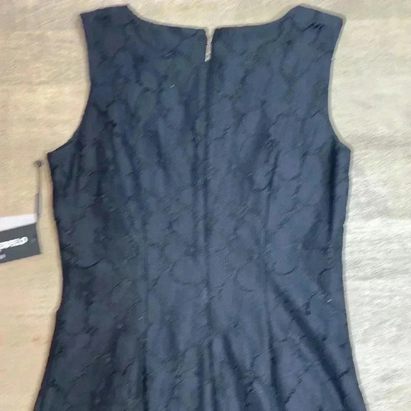 NWT Karl Lagerfeld dress size 2. - Picture 8 of 9